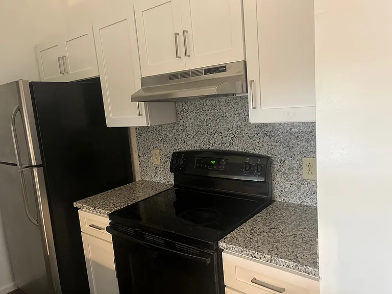 3522 Markham Ct — Photo 5