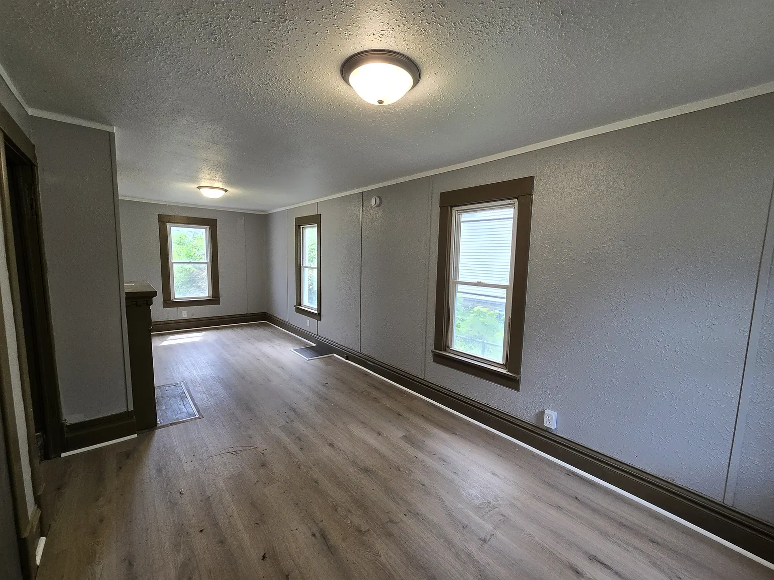 716 Fowler Street - 1 — Photo 2