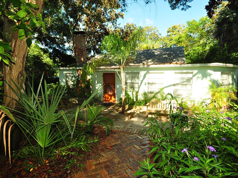 1st image of 26 Ponce De Leon Ave