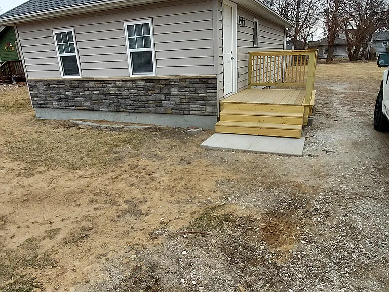 4513 Apache St — Photo 1