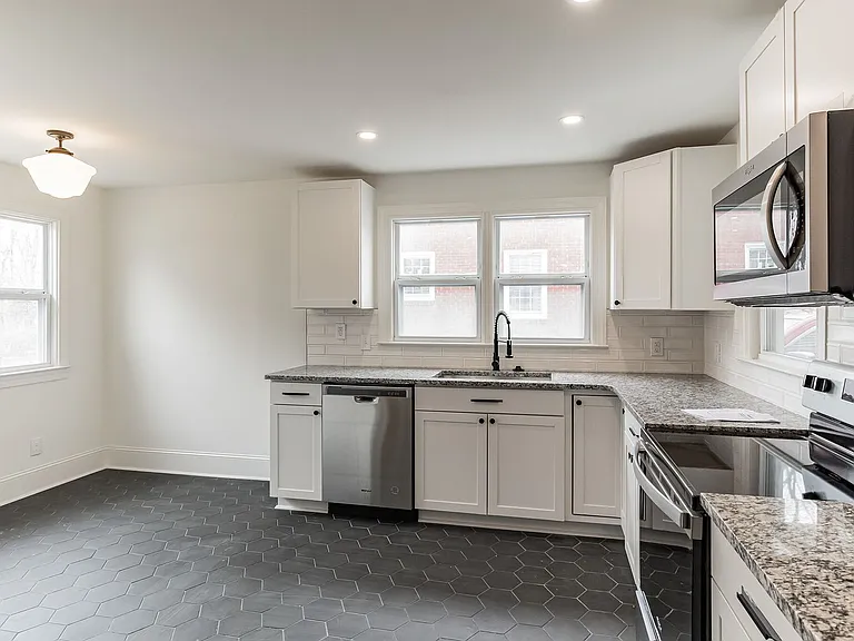 611 E Polo Rd — Photo 5