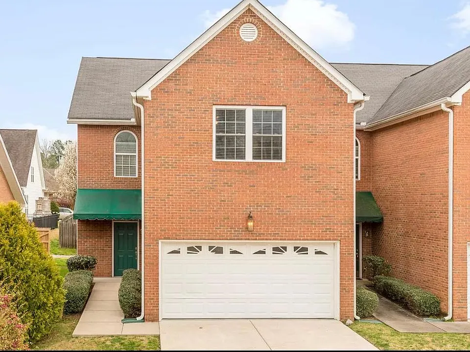 1906 Rosebrook Dr