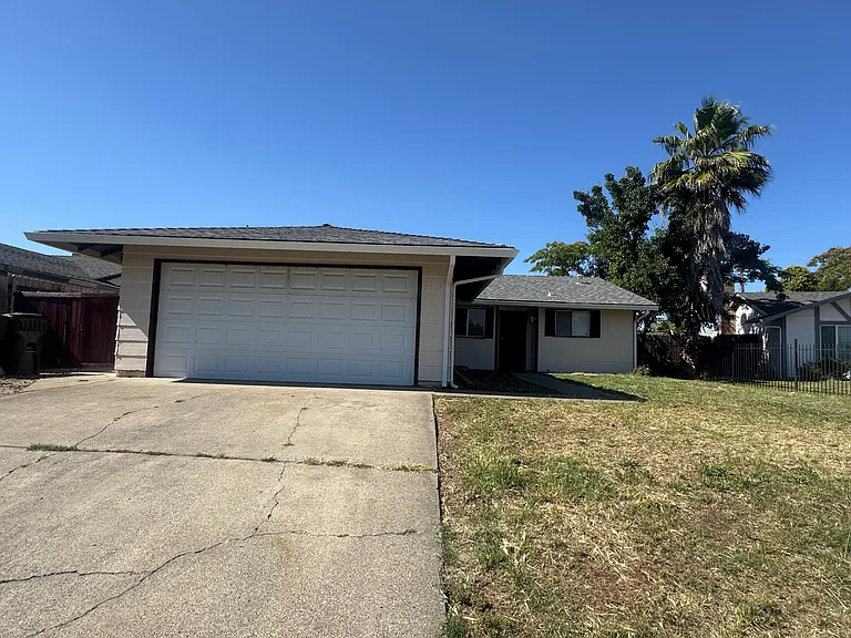 6529 Blanche Dell Dr — Photo 1