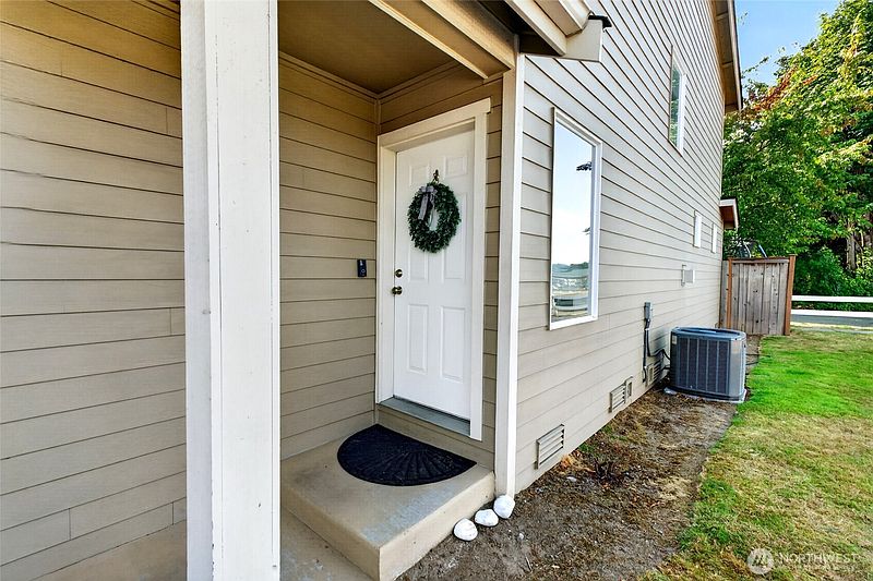 2nd image of 302 29th Street SE #101