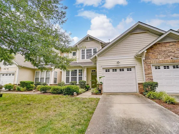 8653 Brookings Dr, Charlotte, NC 28269