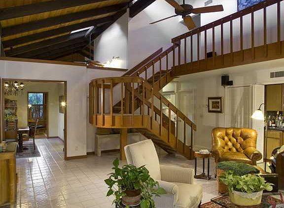 2nd image of 1221 Vista Del Mar Drive