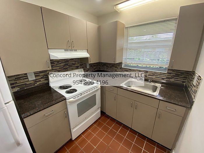 1st image of 400 SW 8th Ave APT 5