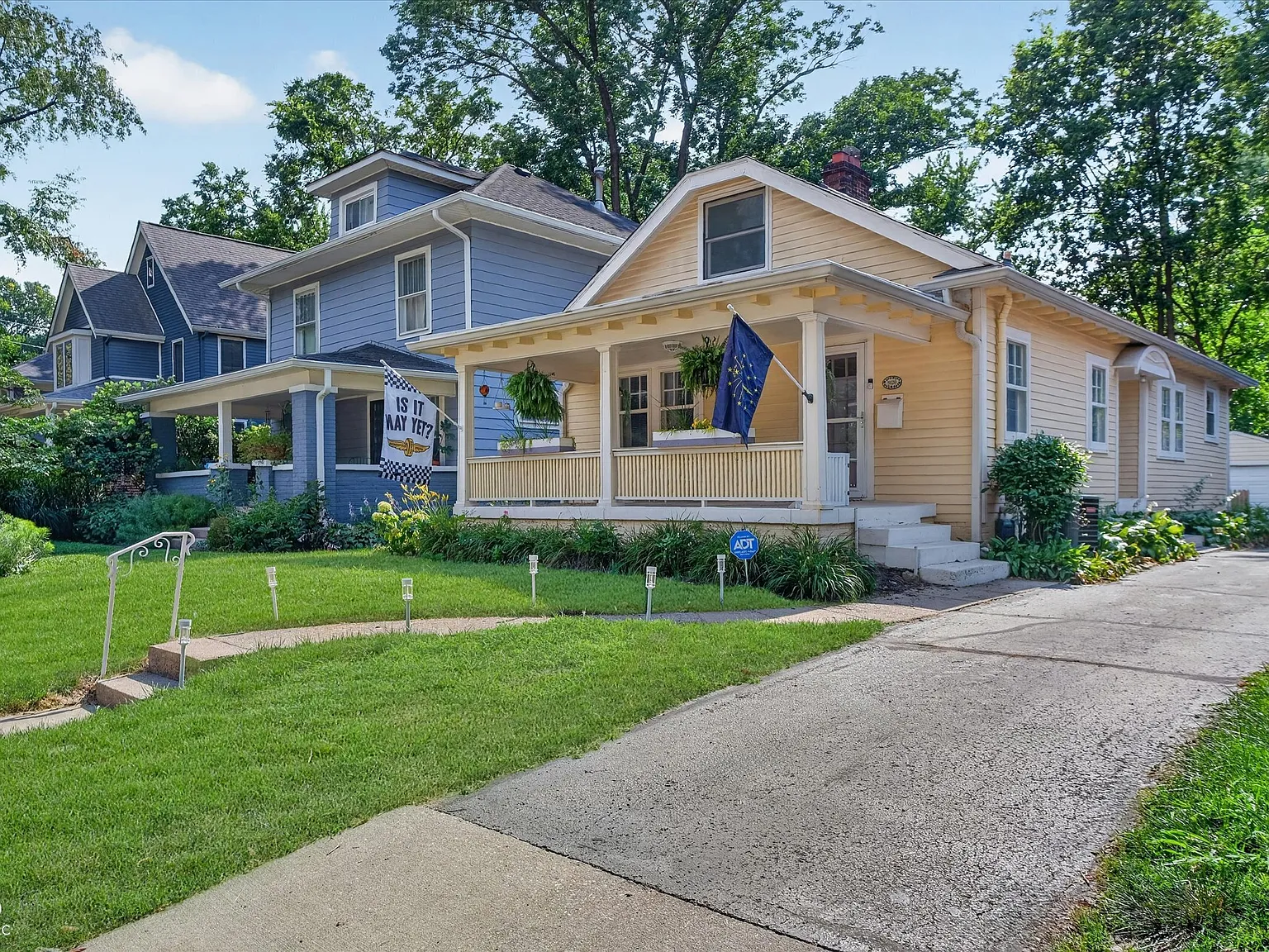 3 bed, 2.0 bath, 1819 sqft, $3,300 — Photo 1
