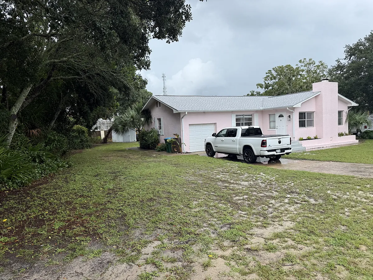 Building Photo - 180 Belaire Dr