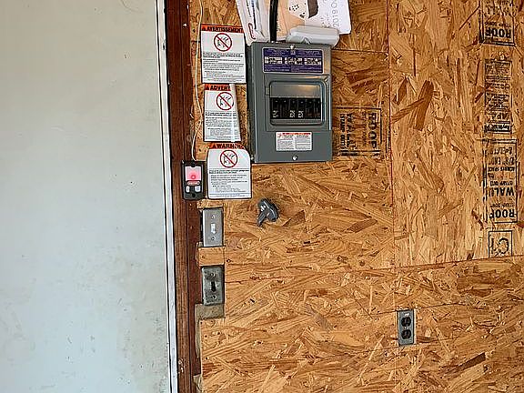 5th image of 608 N 1st St