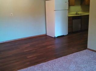 517 21st Ave E APT 18, Menomonie, WI 54751