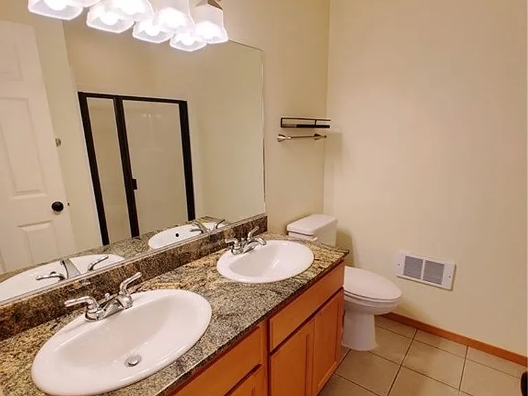210 Sagebrook Ln — Photo 16