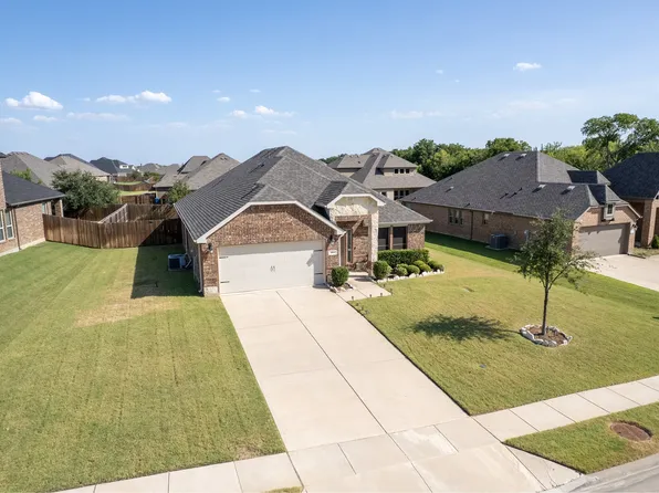 404 Martingale Dr, Oak Pt, TX 75068