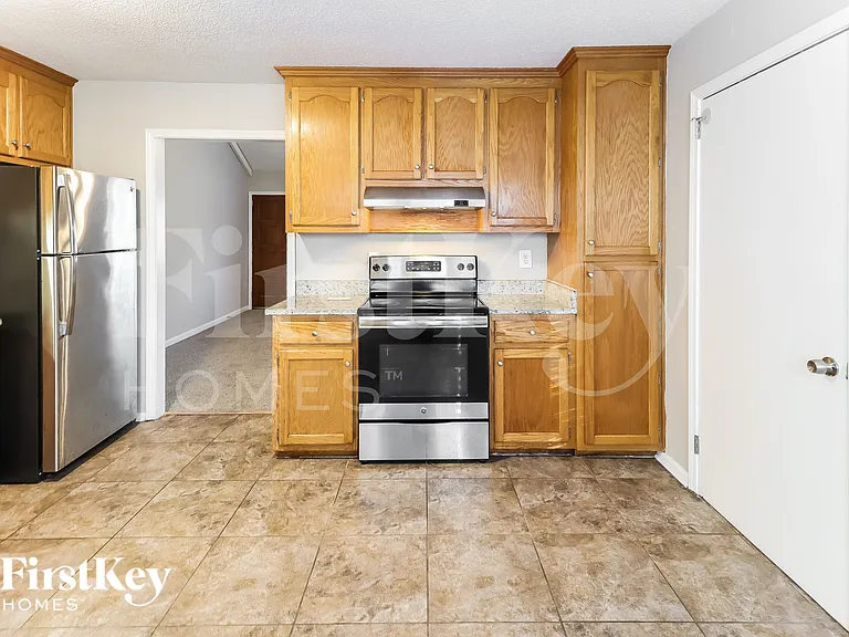 601 Carson Crest Cir — Photo 8