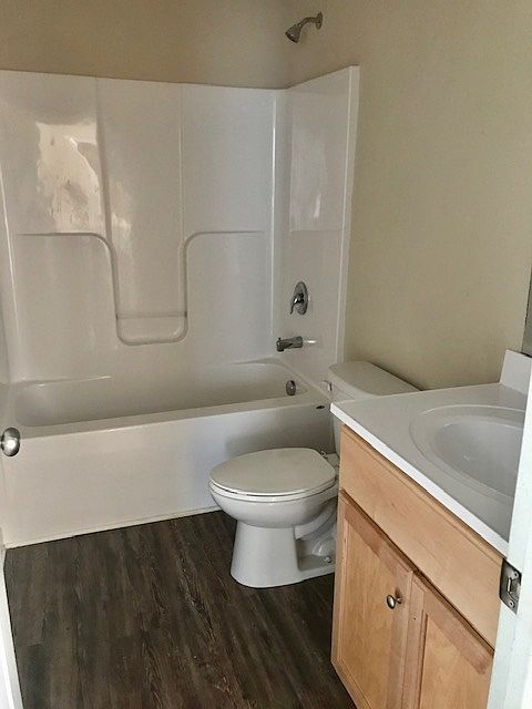 2nd image of 1338 Poplar Glen Dr