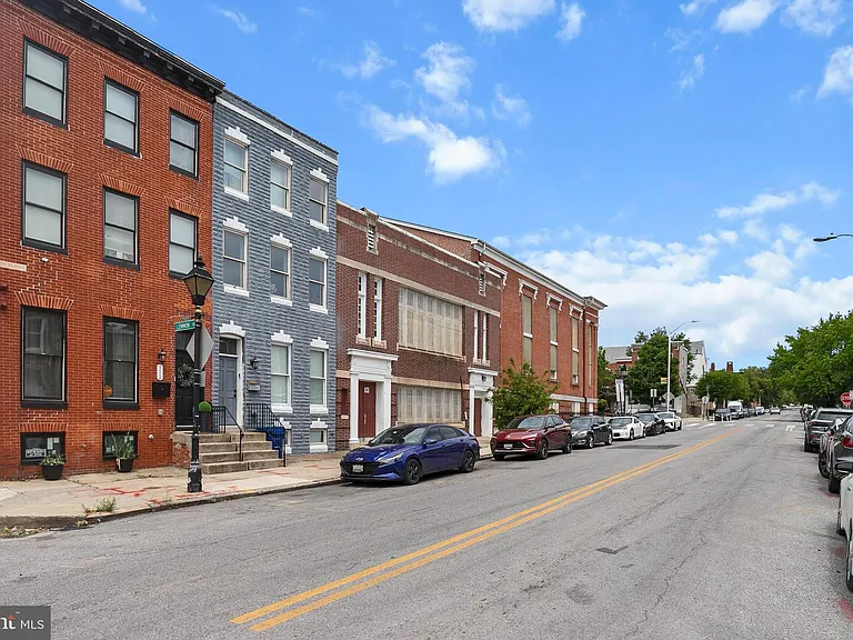 110 S Calhoun St — Photo 4