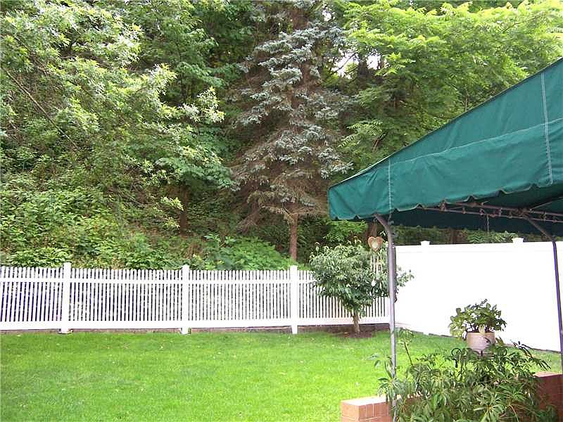 1st image of 209 Sheryl Ln