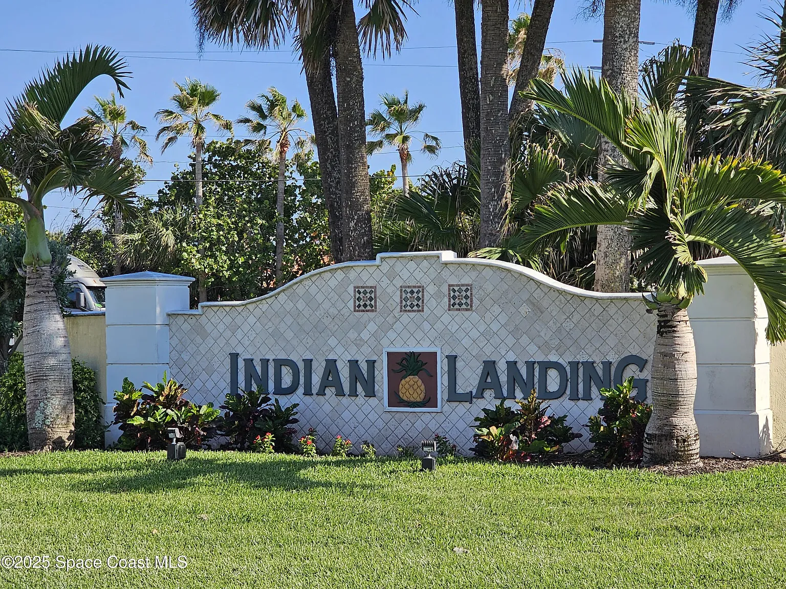 3 bed, 2.0 bath, 1389 sqft, $2,850 — Photo 2