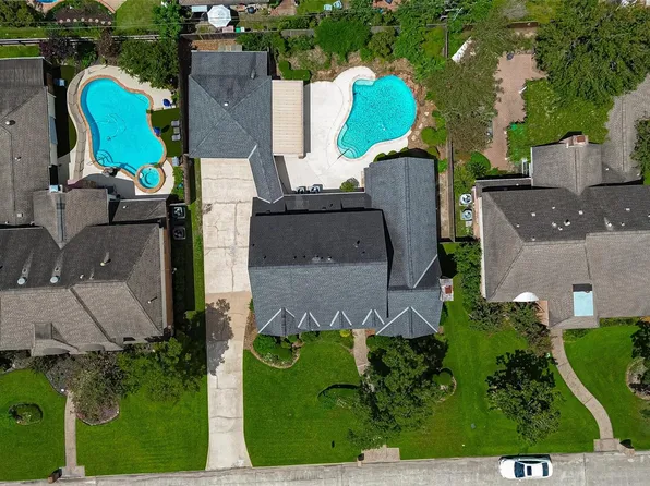 12306 Laneview Dr, Houston, TX 77070