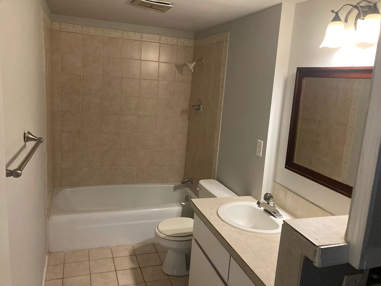 1708 Sawyer Way — Photo 3