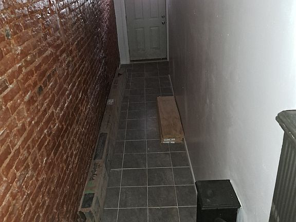 2nd image of 1353 W Jerome St #2