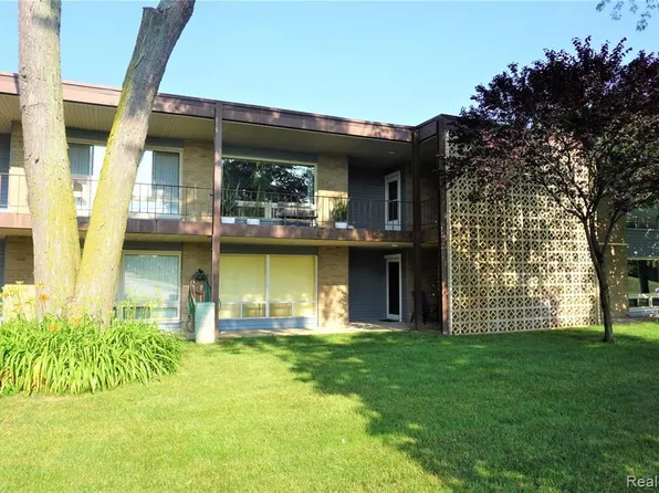 15075 Hubbard St APT 11, Livonia, MI 48154