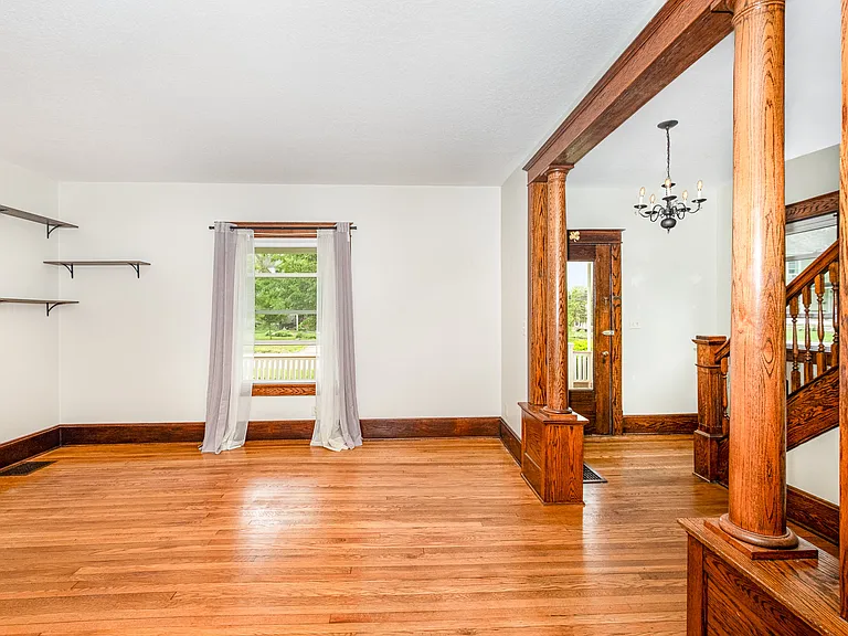 601 E Gambier St — Photo 14