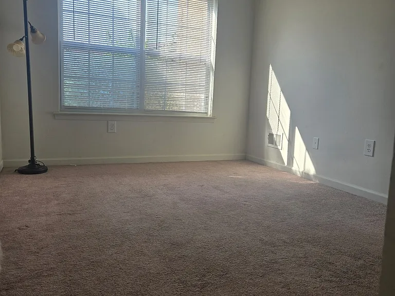 400 Cheryl Dr — Photo 5