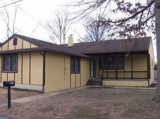 539 6th St, Roebling, NJ 08554