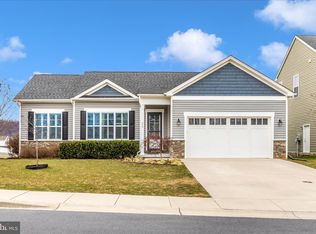 210 Aylesbury Ln, Martinsburg, WV 25403