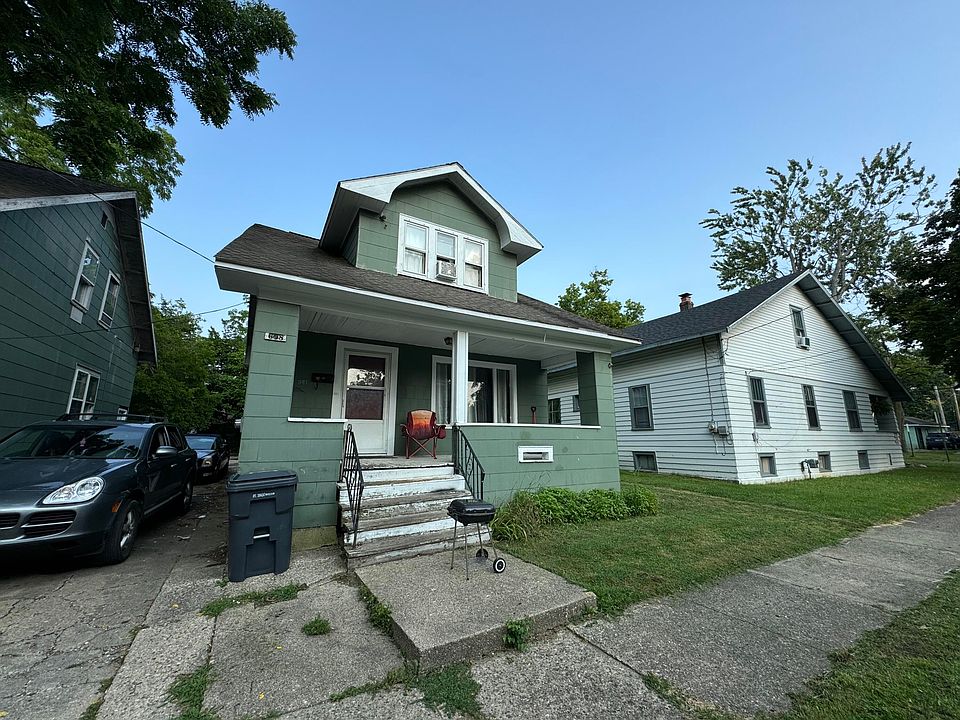 2nd image of 608 Summer St