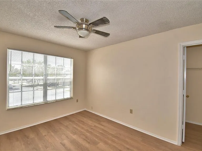 11701 Minto Ct — Photo 42