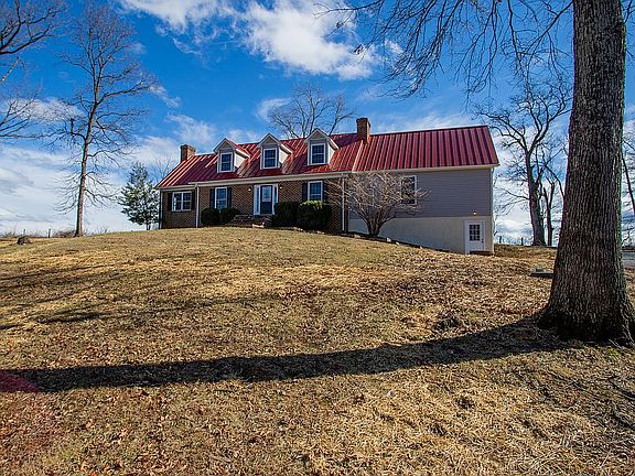 4th image of 776 Chestnut Ridge Rd