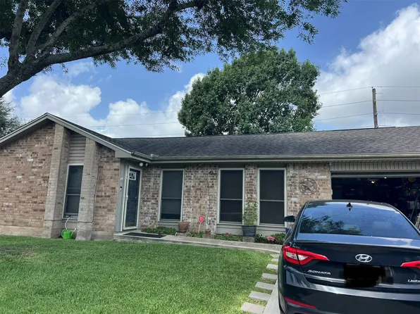 1018 W Brompton Dr, Pearland, TX 77584