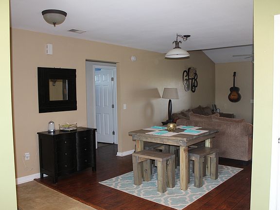 3rd image of 45 Twin Oaks Pl