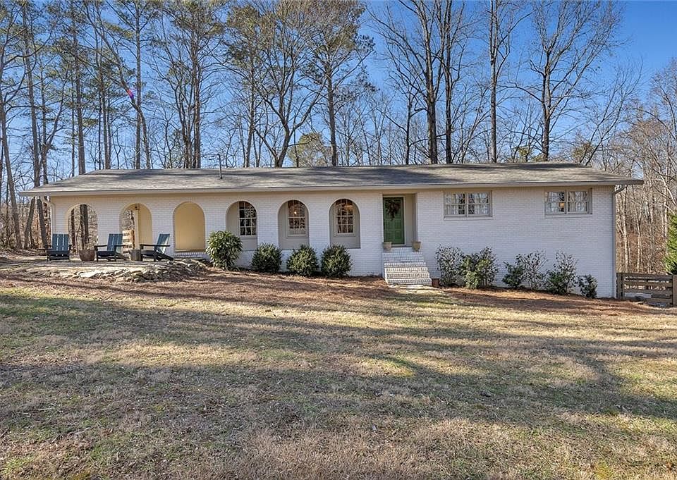 1st image of 940 Oakdale Rd