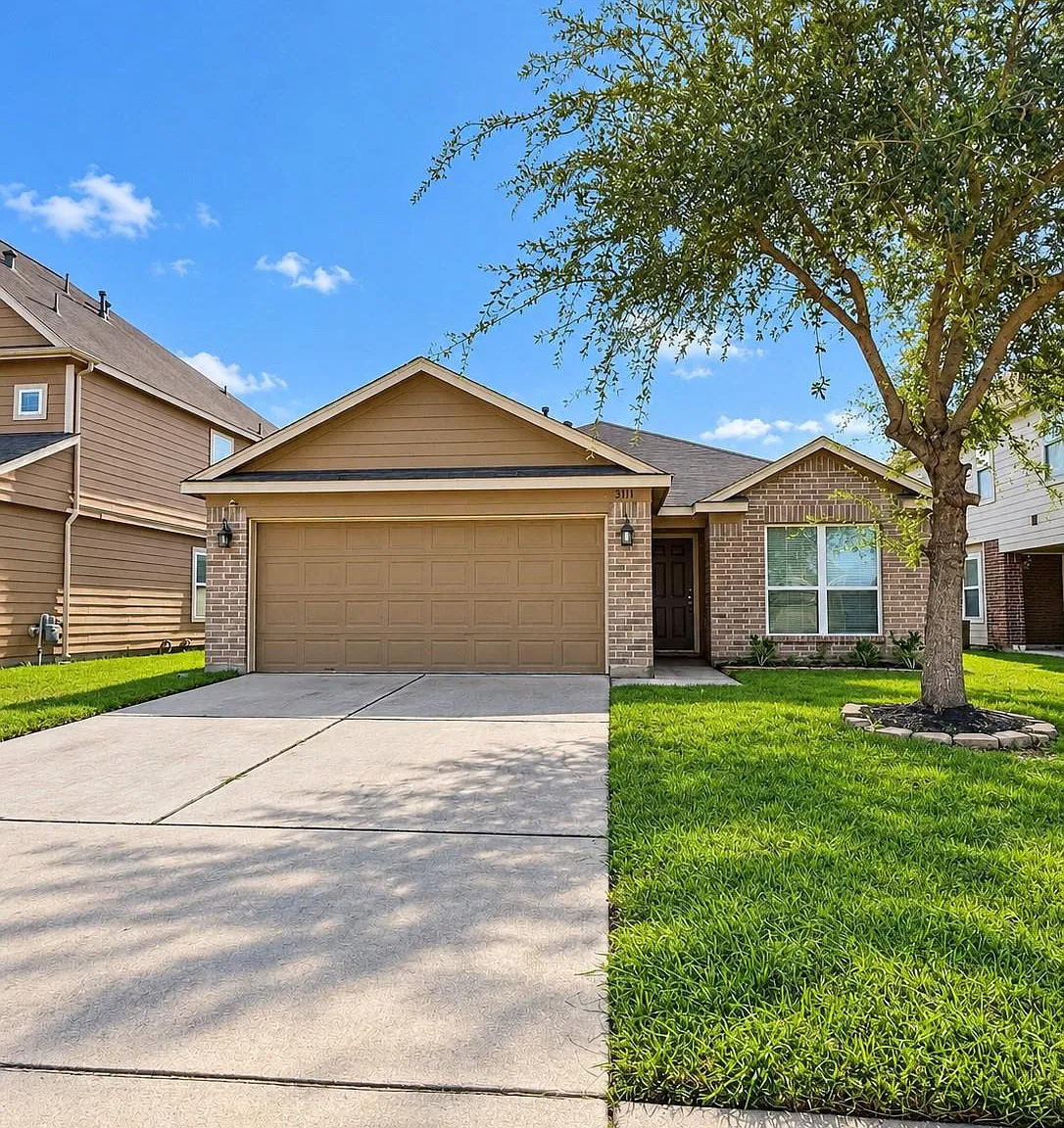 3 bed, 2.0 bath, 1756 sqft, $2,100 — Photo 1