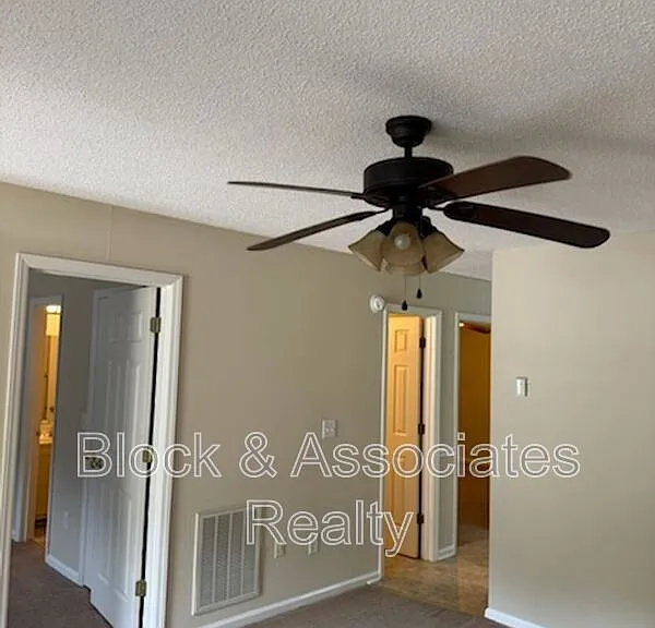 1818 Saddlewood Ct #B — Photo 3