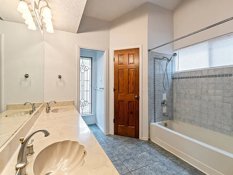 1603 Garnaas Dr — Photo 17