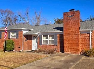 73 Longwood Dr, Hampton, VA 23669