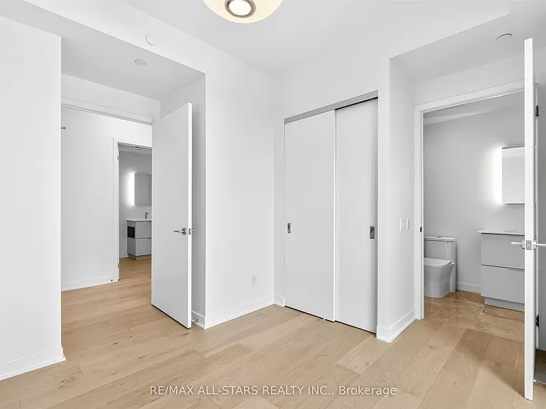 185 Alberta Ave — Photo 16