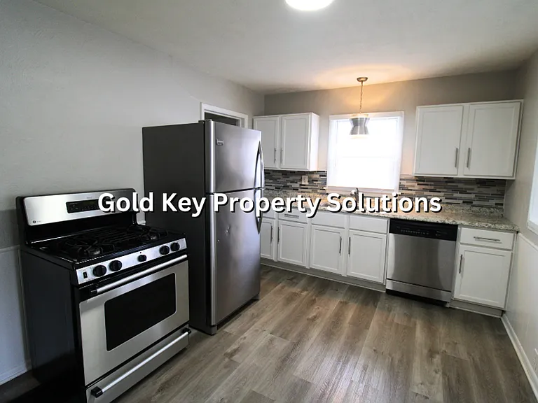 109-111 W 38th Street — Photo 10