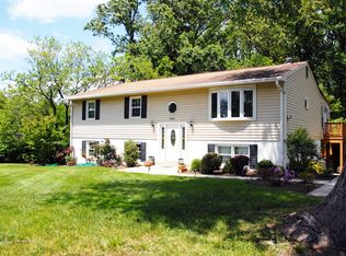 7800 Oak St, Falls Church, VA 22043