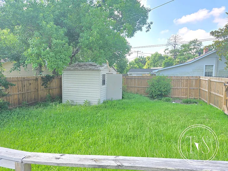 304 Turnberry St — Photo 17