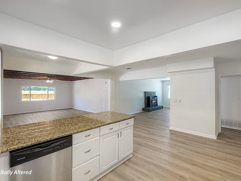 1921 Felicita Rd — Photo 10