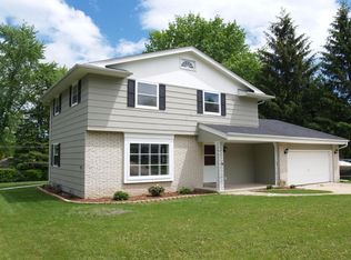 1715 Sylvan Way, West Bend, WI 53095