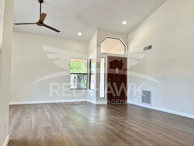 3839 E Cherokee St — Photo 4