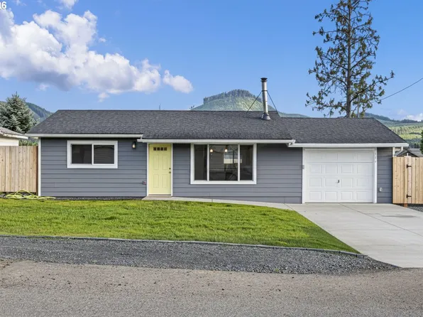 114 E 3rd St, Lowell, OR 97452