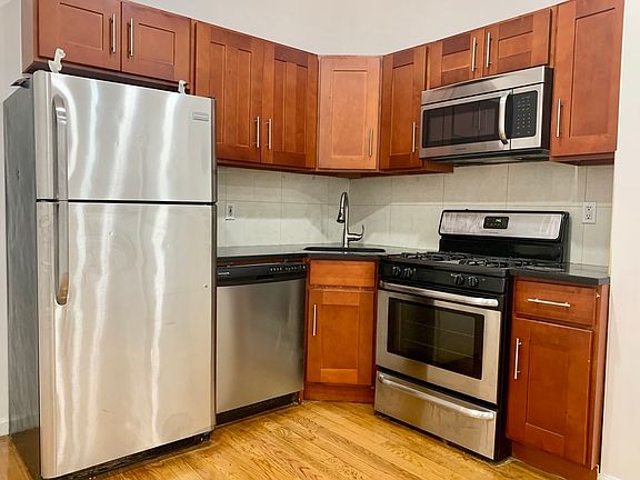 4th image of 31 Somers St #2