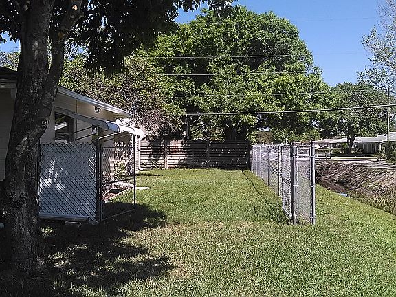2nd image of 6013 45th Ave N